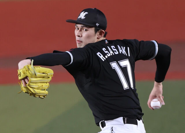 昨年、完全試合を達成したロッテ・佐々木。「次元がさらに違ってきた。世界でもここまですごい投手はいない。何回もノーヒットノーランをしそうな勢い」（お股ニキ氏）