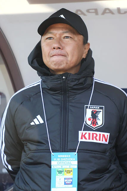 U-22日本代表の大岩剛監督。メンバー争い、ポジション争いはギリギリまで続きそう