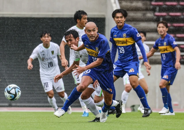 入れ替え戦は1-1で延長戦に突入。高原は延長前半10分までボールを追い続け、自ら交代を申し出た