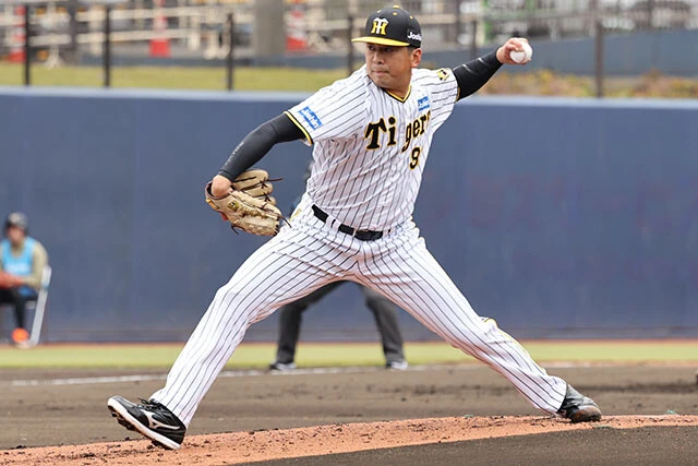 渡邉雄大(ソフトバンク⇔阪神 投手 32歳)21年にソフトバンクを戦力外になり阪神に拾われた変則サイド左腕。22年に32試合3勝1敗10ホールドとブレイク。今季は1軍登板なしだったが、この日は2奪三振と意地を見せた