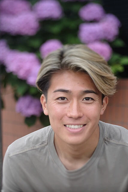 オーストリアリーグ最終節を終えて帰国早々に千葉県内にある実家でインタビュー。見た目も質問への受け答えも爽やかな超ナイスガイ