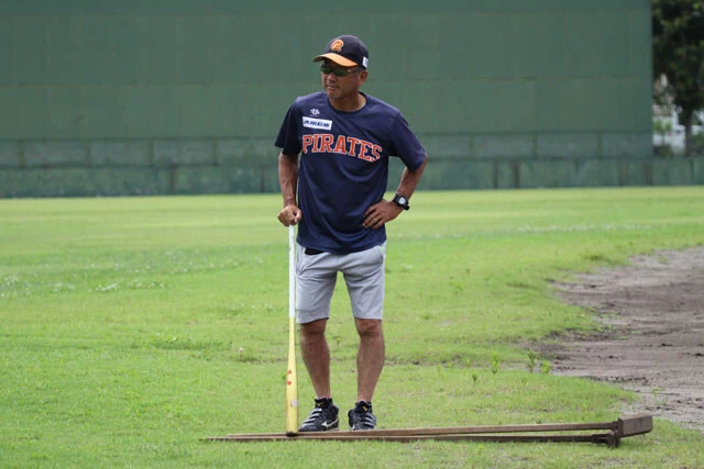 プロ野球（NPB）の名ショートから独立リーグ屈指の名将となっていた弓岡敬二郎