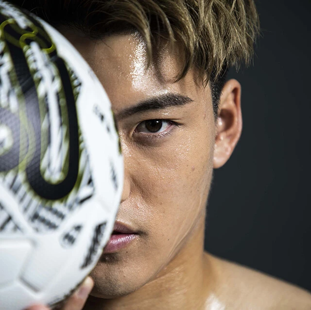 堂安 律がW杯の舞台裏と新たな決意を年始に激白！