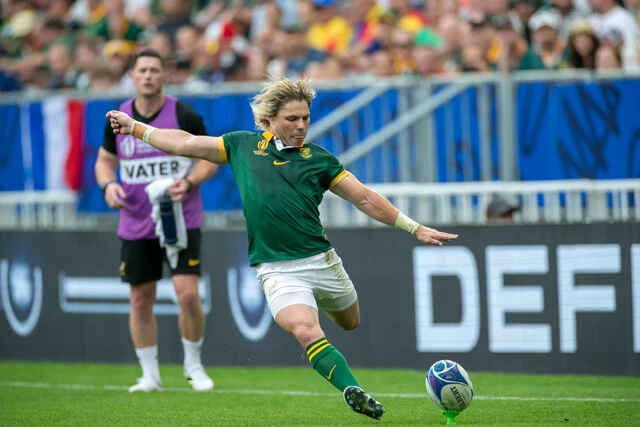 W杯連覇を果たした南アフリカのSHデクラークは、昨季からキヤノンでプレー。チームを史上最高の3位に導きベスト15に選ばれた