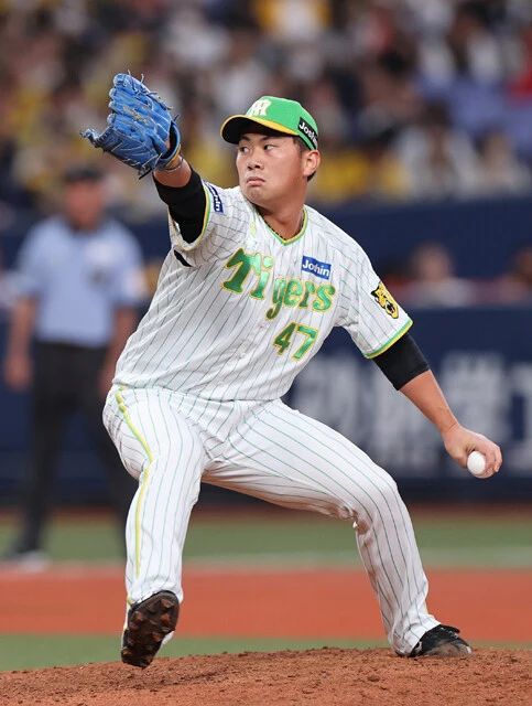 8月1日、「相手に代打を出させてからのリリーフ」で見事な投球を披露した桐敷拓馬。9月はここまで7試合連続無失点と抜群の安定感