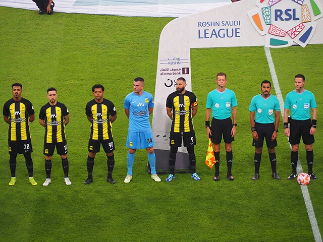 昨季王者アルイテハド。ベンゼマ(右端)は推定総額300億~450億円の3年契約だとか