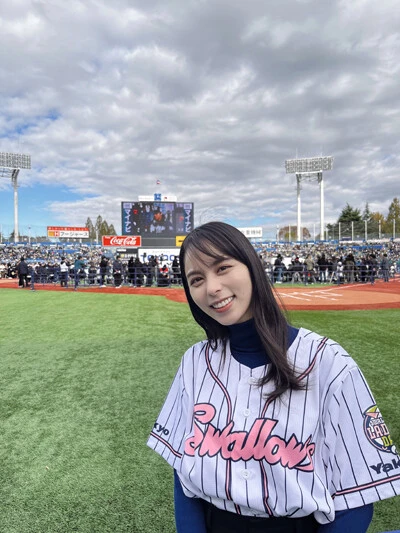 早朝からたくさんのお客さんが神宮球場に足を運んでいました。寒空の下でしたが、心はほかほか!素敵なファン感謝デーでした。