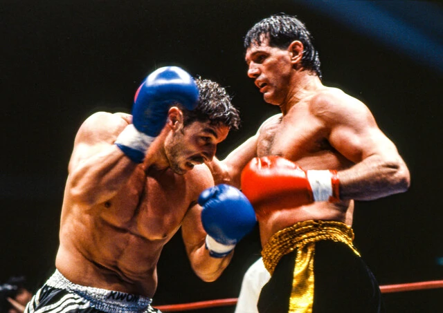 94年3月の「K-1 CHALLENGE」では、初代K-1王者ブランコ・シカティック(右)と、キックボクシング3戦目のアンディ・フグの対戦が実現している