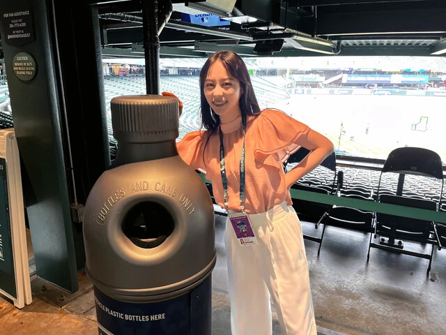 ゴミ箱にすら感動していると、現地のスタッフさんに笑われました。