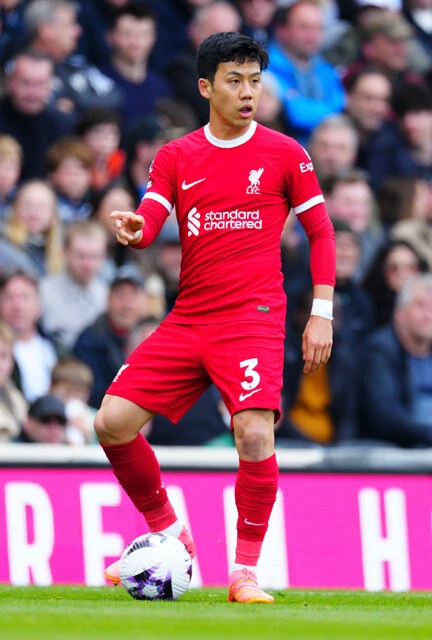 英プレミアリーグの名門リバプールで、シーズン途中にレギュラーに定着した遠藤。持ち前のボール奪取能力に磨きがかかった