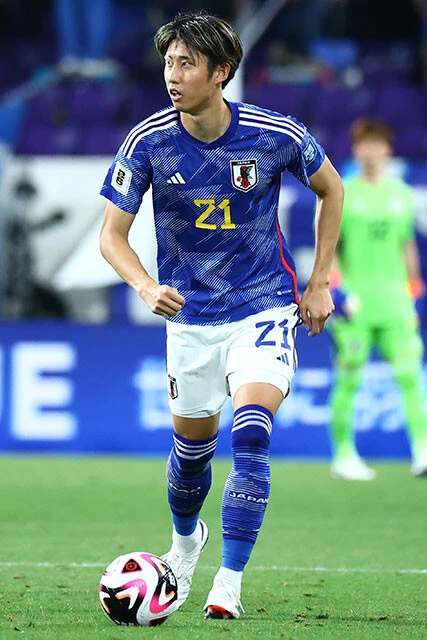 今夏、強豪バイエルンへ移籍したが、開幕前にケガをしてしまい、今季まだプレーできていない伊藤。冨安同様、最終予選未招集