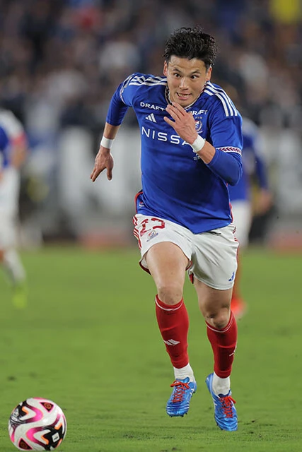 マリノスの宮市。「英語が堪能で、海外メディアの取材はすべて彼が引き受けている状態です」（岡島記者）