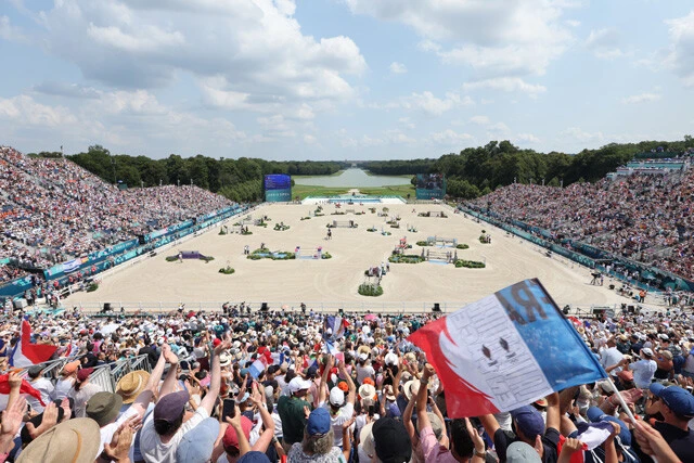 ベルサイユ宮殿で馬術