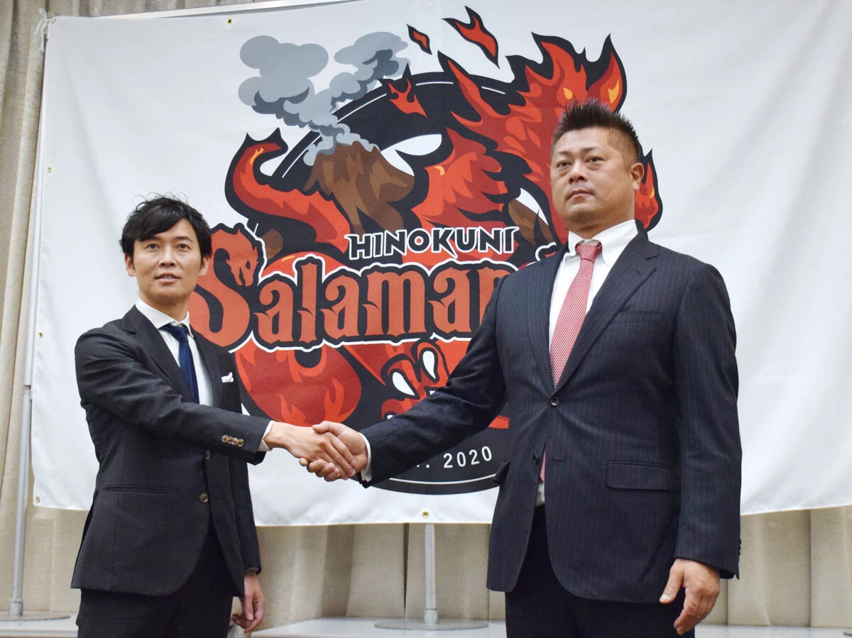 松岡がコーチとして携わった火の国サラマンダーズの初代監督は、現役時代には西武やソフトバンクで活躍した捕手・細川亨氏だった（写真：時事）