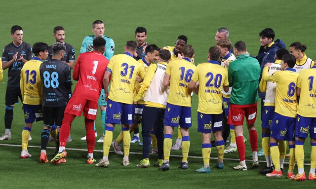 現役最終戦では、花道がつくられる感動的なシーンも見られた