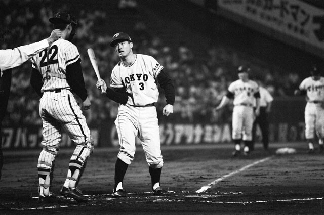 1969年8月の巨人阪神戦にて、阪神のエース・村山実投手が長嶋茂雄から通算2000奪三振を奪った瞬間の捕手が田淵幸一だった（写真：時事）