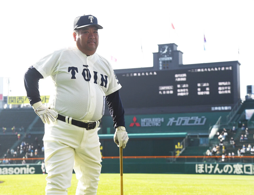 大阪桐蔭の黄金時代を築き上げた西谷監督。1998年に監督に就任後、春夏合わせて8度の甲子園優勝を達成した名将だ