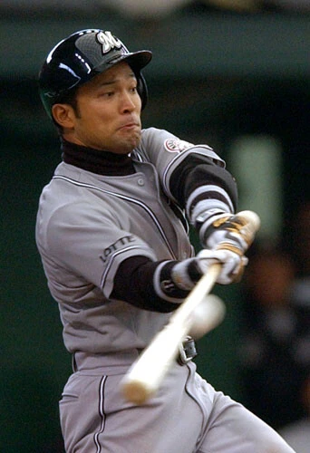 ロッテ移籍後の波留敏夫(写真:時事)