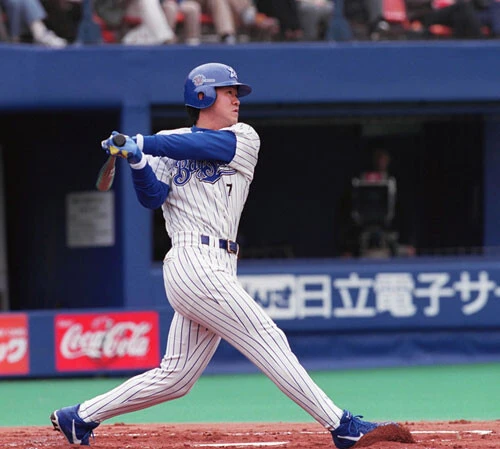 鈴木尚典(写真:時事)