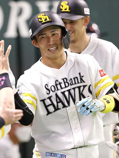 2年前はルーキーながら2桁本塁打&2桁盗塁を達成したソフトバンク・野村勇。昨季はケガの影響で不本意なシーズンを過ごしたが、今季は完全復活なるか