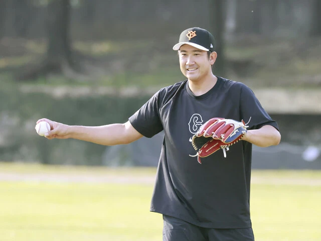 「去年は本当に何もできなかった......。だからこそ、今年にかける思いは強いものがある」と決意を語る、巨人・菅野智之