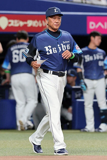 11年ぶりの現場復帰となった渡辺GM兼監督代行。2008年には日本一に導く手腕を発揮したが、低迷にあえぐチームを立て直せるか