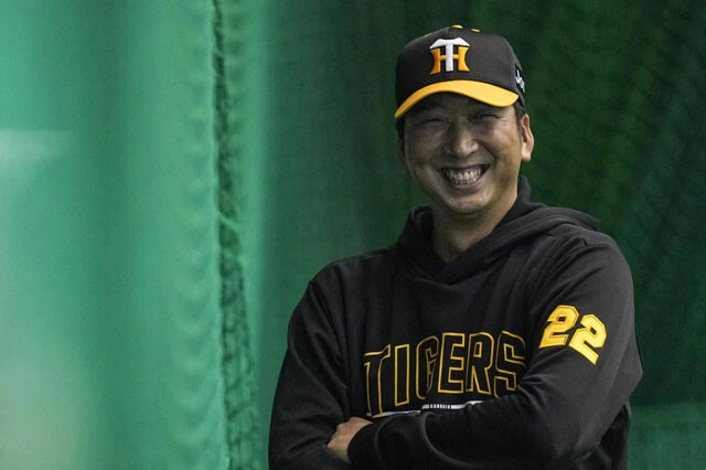 阪神・藤川球児新監督は"火の玉ストレート"のように突っ走れるか!?　指導経験なしでも金本知憲元監督の失敗から得た"学び"も