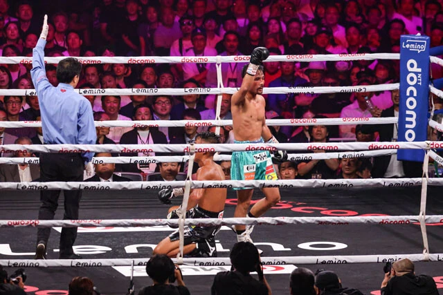 比嘉は11Rにダウンを奪うも、倒し切れず、僅差の判定負けを喫した