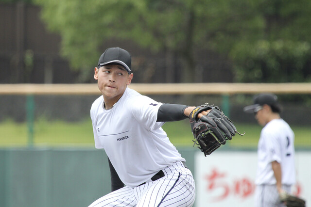 元地方公務員に医師免許取得者――異色の経歴を持つ「くふうハヤテ」の若手投手が目指すドラフト指名