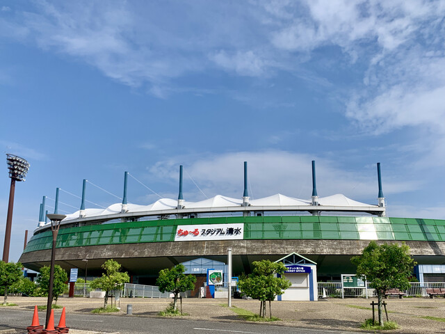 くふうハヤテの本拠地、ちゅ～るスタジアム清水（静岡市清水庵原球場）。静岡県内最大級の広さを誇り、豊かな自然に囲まれた山の上にある
