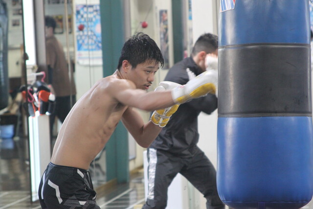 長いリーチを生かしてどんな距離でも戦えるのが中谷の強み。日々の練習で新たな引き出しを探し続ける