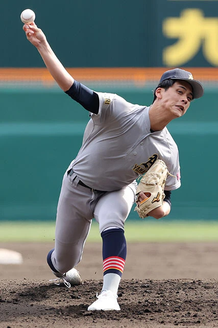 関浩一郎(せき・こういちろう)青森山田/身長186㎝、最速152キロの右腕。変化球も鋭い