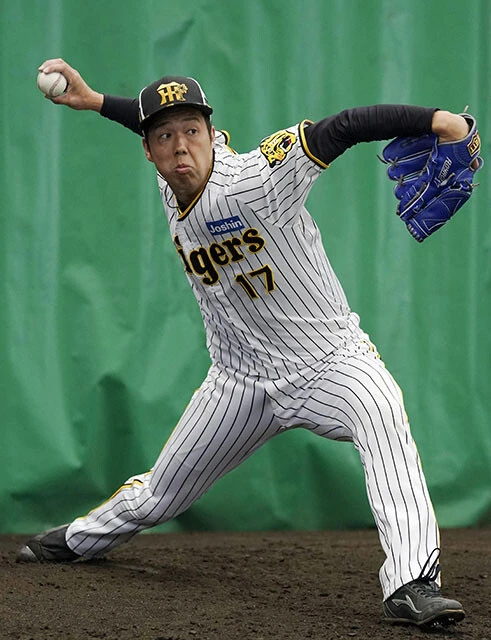 昨季は不本意な成績に終わった青柳だが、オフに体を鍛え直し、今季はパワーアップ。完全復活を目指す