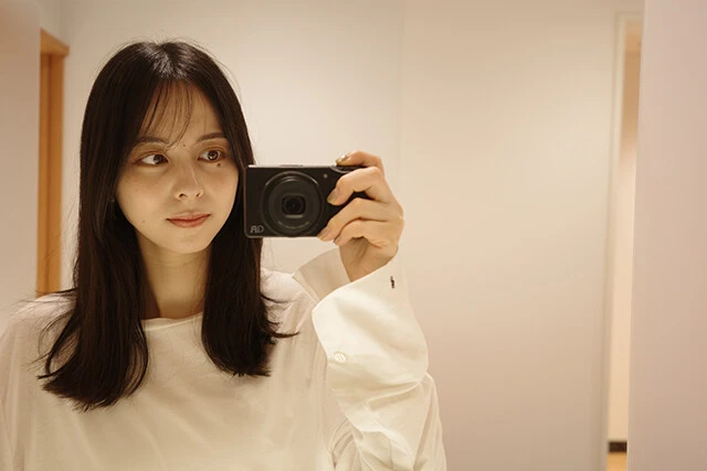 最近はこのカメラでたくさん写真を撮っている山本です。内訳は野球、ご飯、お酒、猫。