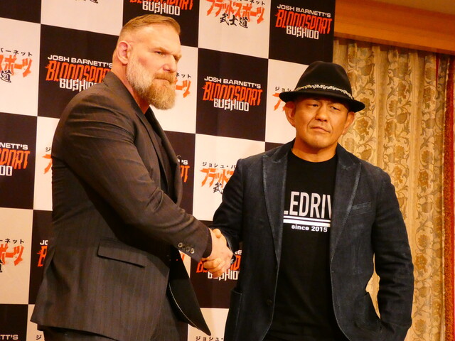 6月22日の「ブラッドスポーツ 武士道」日本大会に出場するジョシュ・バーネットと鈴木みのる（撮影／布施鋼治）