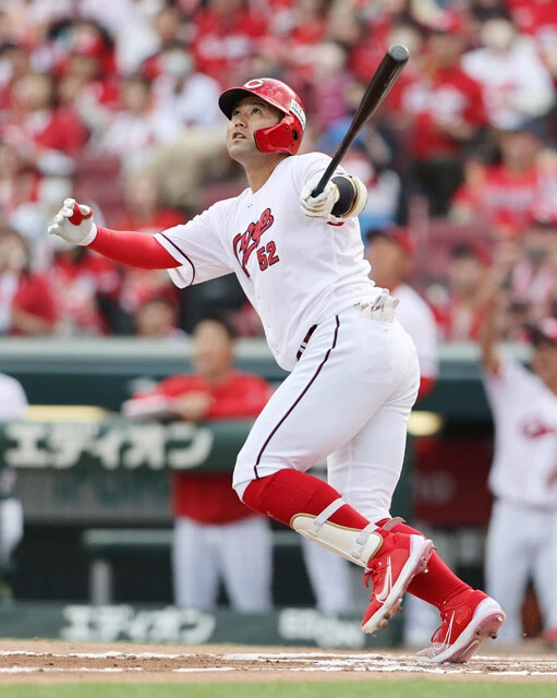 左打者が並ぶ広島打線で異彩を放つ右の大砲、末包。6月末に肉離れで離脱し、チームは貧打にあえいでいる