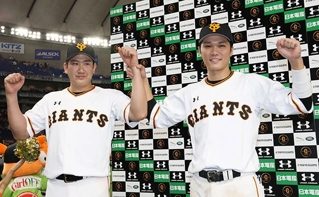 10年以上にわたって巨人軍を引っ張ってきた菅野（左）と坂本（右）。ベテランとしてもうひと花咲かせてくれそうだ