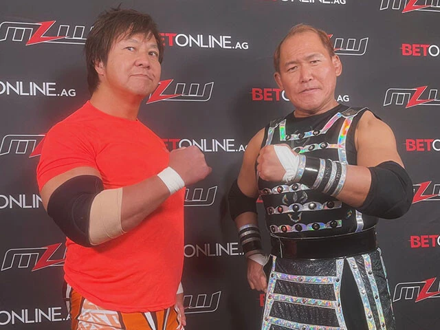 今年2月に開催されたアメリカのプロレス団体MLWのフィラデルフィア大会に参戦し、小島聡（左）とOKUMURAの新タッグチーム「CozyMAX」が結成された