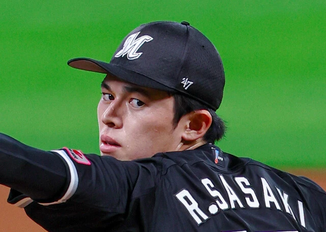 佐々木朗希は「人類史上最高のジャイロフォーク」を取り戻せるのか!? ドジャース加入で大谷&山本と"最強日本人トリオ"結成へ!!