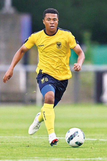 藤田譲瑠チマ　シント＝トロイデン→シュツットガルト？　今季、守備のデュエル数でリーグ2位に。「シュツットガルトとはすでに面接しているようです。あとは移籍金がどうなるか」（垣内氏）