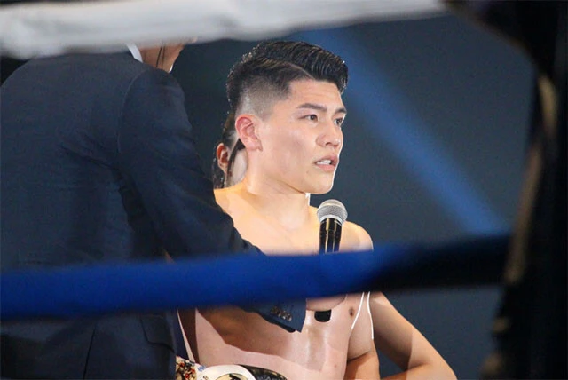 プロデビュー戦でTKO勝利を飾ったアマチュア世界選手権の金メダリスト、坪井智也