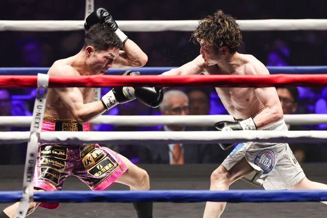 WBA & WBC世界フライ級王座統一戦で激闘を繰り広げたユーリ阿久井政悟（左）と寺地拳四朗（右）