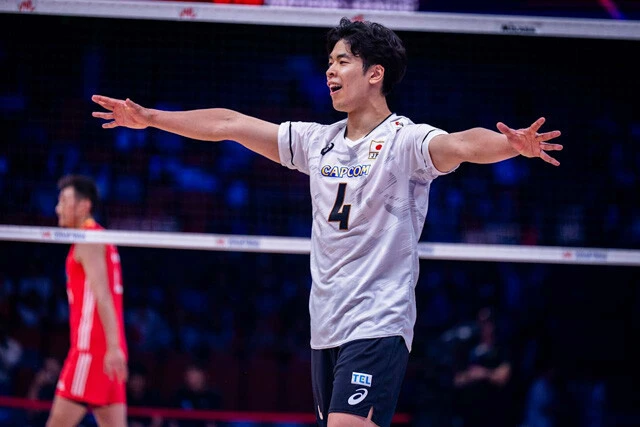 現在の代表の得点源になっている宮浦。東京、パリ五輪で活躍した西田が欠場する中、同じサウスポーの剛腕が存在感を発揮