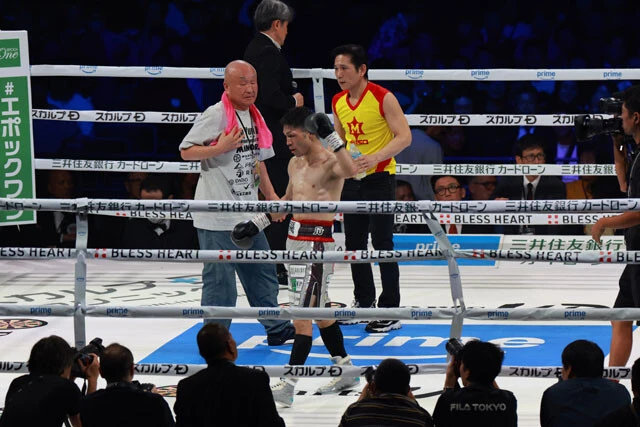 2024年10月13日、政悟は世界王者として2度目の防衛に成功した。守安はチーフセコンドとして戦いを支えている(写真/北川直樹)