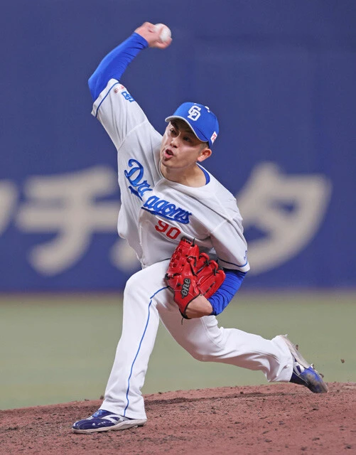 今季から抑えを任された松山。シーズン途中に右肘の故障で約1ヵ月離脱するも最多セーブのタイトルを獲得した