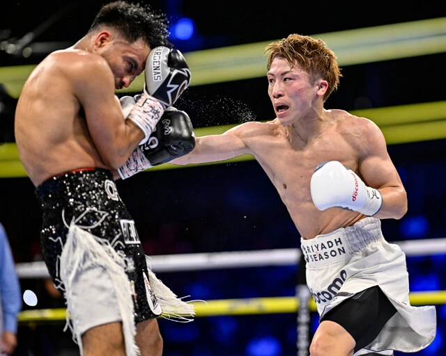 WBA1位の挑戦者、カルデナス(左)を8回TKOで下した井上(右)。キャリア30勝目を挙げた