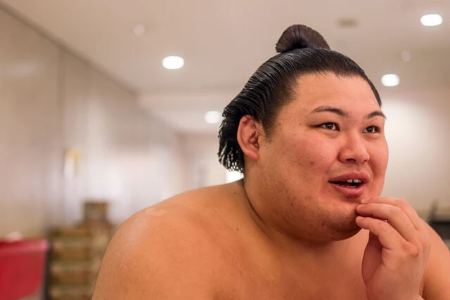 「支度部屋では撮影できないので、出た所でやりましょう」と優しい対応をしてくれた大の里