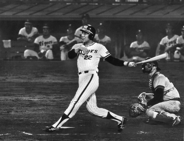 田淵幸一　1968年にドラフト1位で阪神に入団。強肩強打の捕手として1年目からレギュラーに定着。22本塁打を放ち、捕手として初の新人王を受賞。75年に王貞治の14年連続本塁打王を阻止する43本塁打を打ち、初タイトルを獲得した。その後、西武でも活躍し、黄金期の礎を築いた