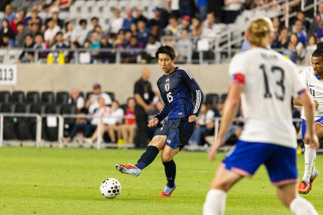 故障で守田英正(スポルティング)、田中 碧(リーズ)を欠いた中、今遠征では主にボランチとして司令塔役を担った鎌田