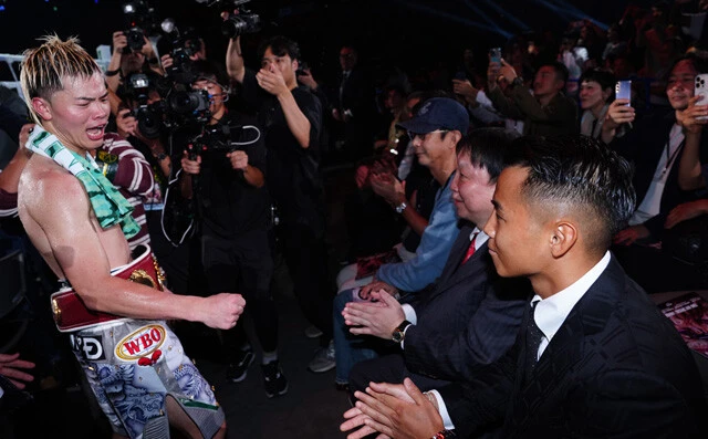 共にキックボクシングの世界で王者となり、ボクシングに転向した那須川(左)と武居(右)の対戦を望む声も多い